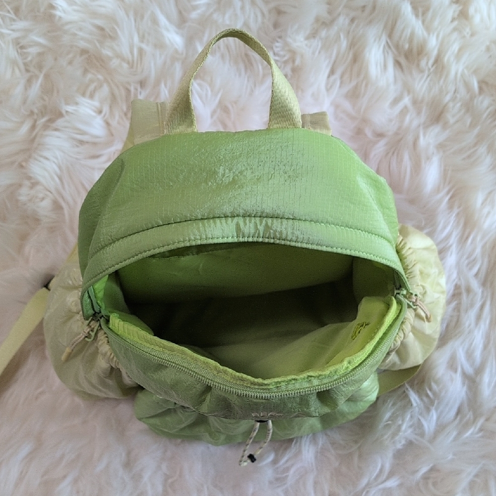 Ultra Light Water Proof Backpack - Picture 3 of 4